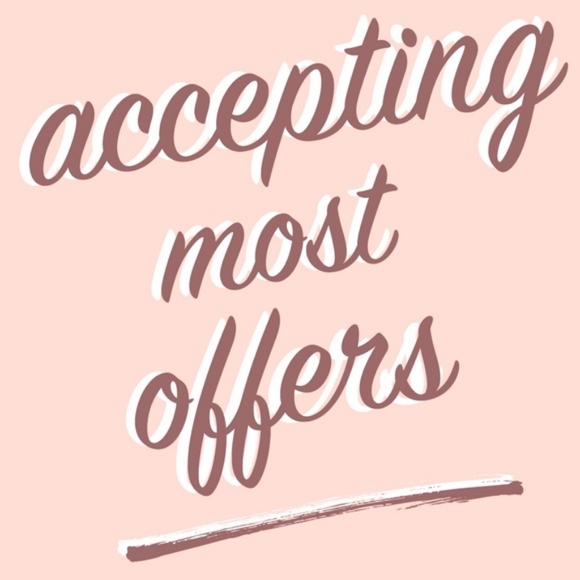 WELCOME MY CLOSET - Picture 2 of 3